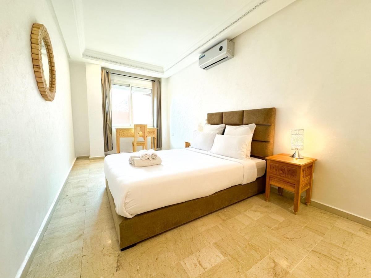Elegant 2-bedroom Duplex Downtown Private Terrace Appartement *