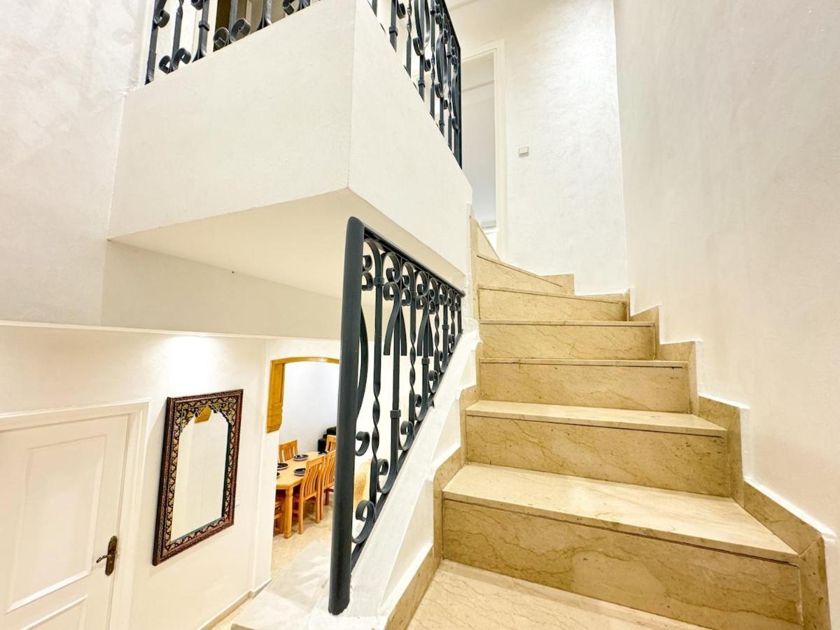 Elegant 2-bedroom Duplex Downtown Private Terrace Appartement Marrakesh