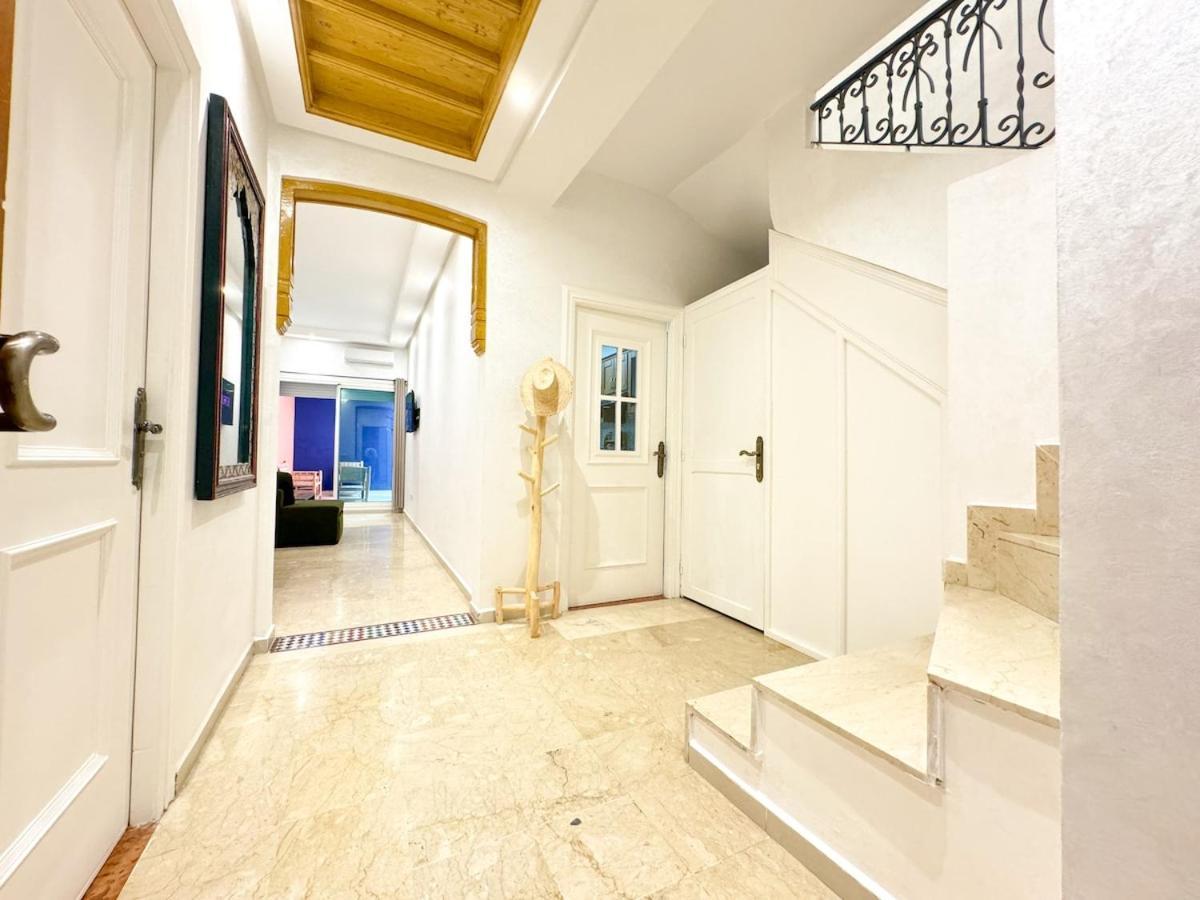 Elegant 2-bedroom Duplex Downtown Private Terrace